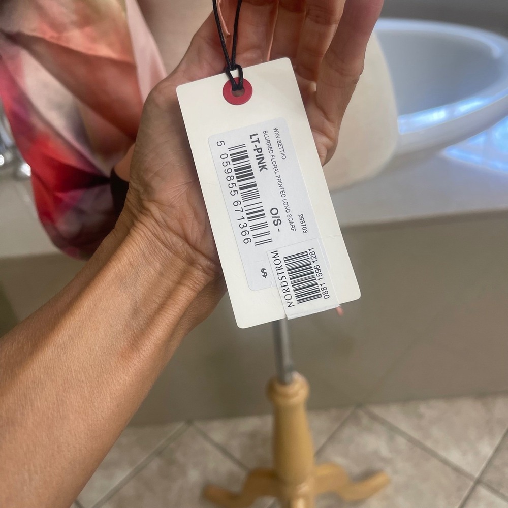 Ted Baker London Blurred Floral NWT 100% Silk Long Scarf Light Pink 70"x24" - Picture 4 of 11